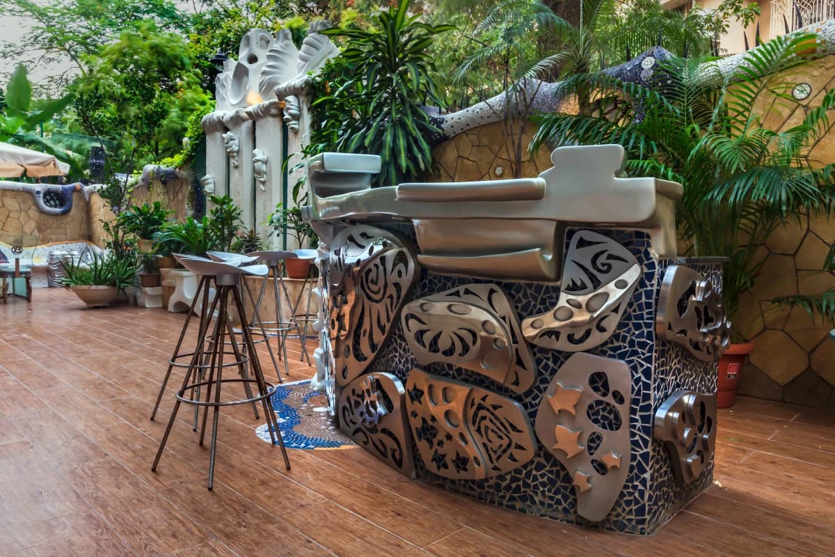 Luckville Bungalow Juhu image 3