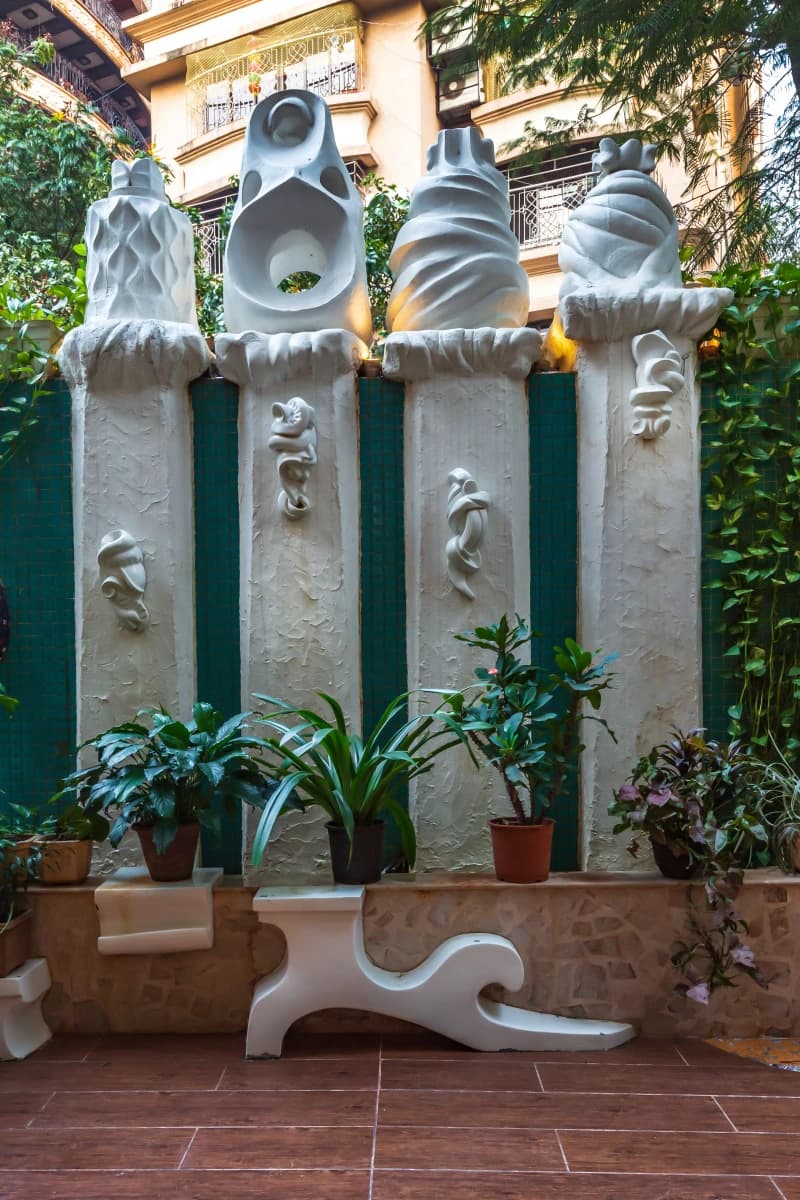 Luckville Bungalow Juhu image 4